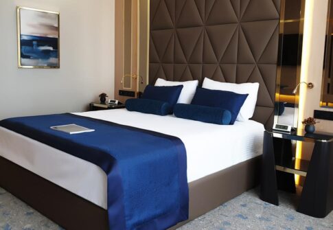 221592577531561314132